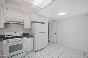 28636 Lapine Ave, Saugus, CA 91390 - Photo 22