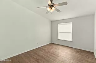 195 Tierra Rejada Road, Simi Valley, CA 93065 - Photo 22