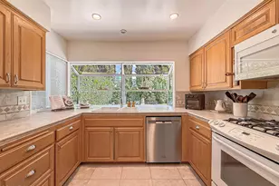 2516 Clearfield Pl, Simi Valley, CA 93065 - Photo 12