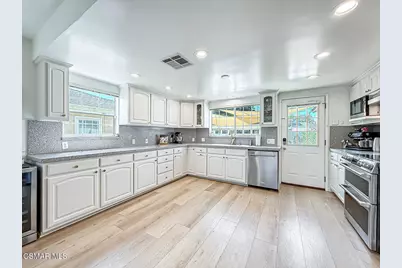 2035 N Evergreen Street, Burbank, CA 91505 - Photo 14