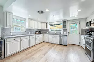 2035 N Evergreen St, Burbank, CA 91505 - Photo 14