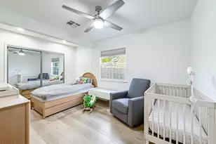 2035 N Evergreen St, Burbank, CA 91505 - Photo 24
