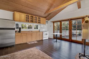 4632 Don Pio Dr, Woodland Hills, CA 91364 - Photo 32