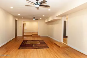 17912 Tiara St, Encino, CA 91316 - Photo 12