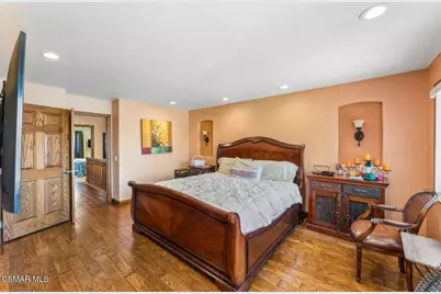 2526 Glenhurst Court, Simi Valley, CA 93063 - Photo 18