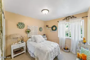 2526 Glenhurst Ct, Simi Valley, CA 93063 - Photo 14