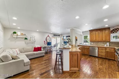 2526 Glenhurst Court, Simi Valley, CA 93063 - Photo 8