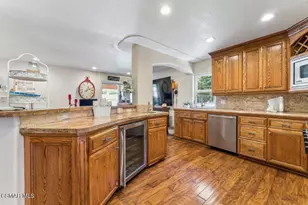 2526 Glenhurst Ct, Simi Valley, CA 93063 - Photo 10