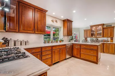 700 Oak Shadow View Place, Newbury Park, CA 91320 - Photo 12