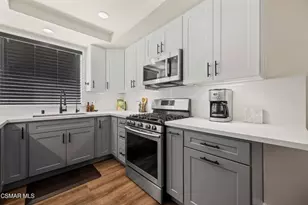 27654 Ironstone Dr, Canyon Country, CA 91387 - Photo 4