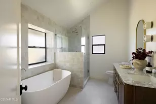 6592 Oak Springs Dr, Oak Park, CA 91377 - Photo 22