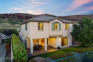 137 White Bark Ln, Simi Valley, CA 93065 - Photo 2
