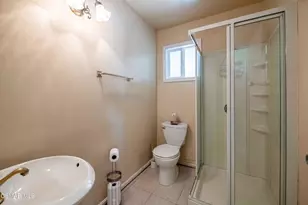 24701 Calvert St, Woodland Hills, CA 91367 - Photo 18
