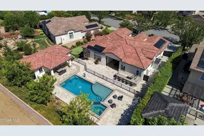585 Comet Avenue, Simi Valley, CA 93065 - Photo 2
