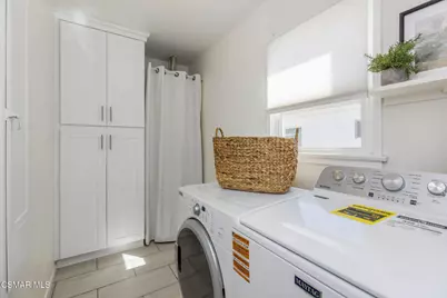 6348 Beeman Avenue, Los Angeles, CA 91606 - Photo 26