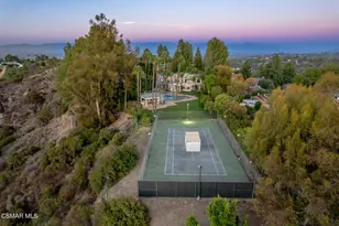19808 Sleepyhollow Ln, Tarzana, CA 91356 - Photo 1
