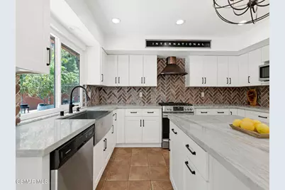 282 Hunters Point Drive, Thousand Oaks, CA 91361 - Photo 12