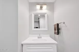 6665 Green Valley Cir, Culver City, CA 90230 - Photo 18