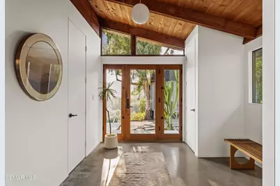 22910 Portage Circle Drive, Topanga, CA 90290 - Photo 2