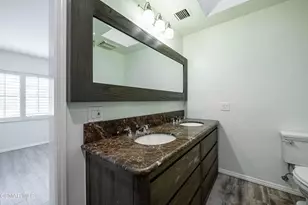 10129 Sarah St, Toluca Lake, CA 91602 - Photo 32