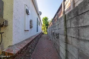 10129 Sarah St, Toluca Lake, CA 91602 - Photo 52