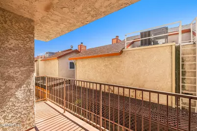 9960 Owensmouth Avenue #7, Chatsworth, CA 91311 - Photo 28