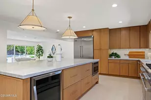 5215 Del Moreno Dr, Woodland Hills, CA 91364 - Photo 24