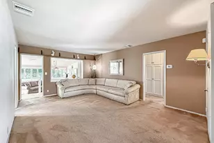 7654 Wish Ave, Lake Balboa, CA 91406 - Photo 6