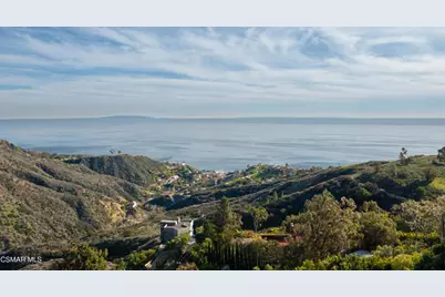 21801 Castlewood Drive, Malibu, CA 90265 - Photo 2