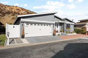 31938 Cinnabar Ln, Castaic, CA 91384 - Photo 4