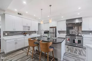 20342 Hartland St, Canoga Park, CA 91306 - Photo 4