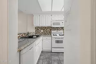 9906 Owensmouth Ave, Chatsworth, CA 91311 - Photo 16