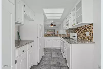 9906 Owensmouth Avenue #14, Chatsworth, CA 91311 - Photo 14