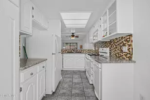 9906 Owensmouth Ave, Chatsworth, CA 91311 - Photo 14