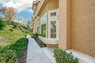 4945 Santo Dr, Oak Park, CA 91377 - Photo 4