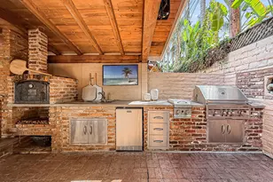 21222 Martinez St, Woodland Hills, CA 91364 - Photo 38