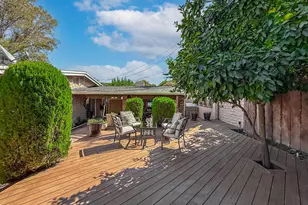 21222 Martinez St, Woodland Hills, CA 91364 - Photo 48