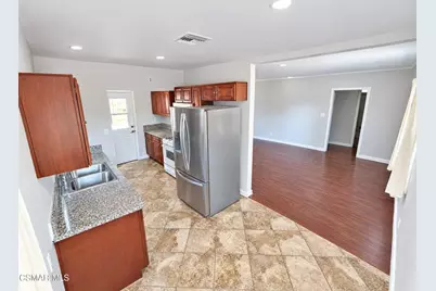 10449 Chandler Boulevard, North Hollywood, CA 91601 - Photo 4