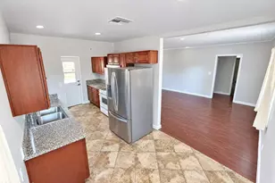 10449 Chandler Blvd, North Hollywood, CA 91601 - Photo 4