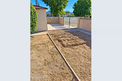 10449 Chandler Boulevard, North Hollywood, CA 91601 - Photo 16