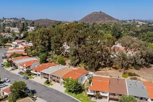 784 N Woodlawn Dr, Thousand Oaks, CA 91360 - Photo 2