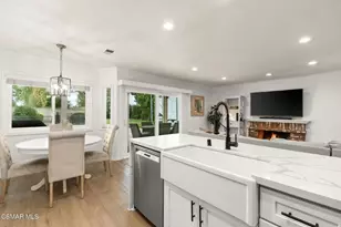 2161 Morning Glory St, Simi Valley, CA 93065 - Photo 16
