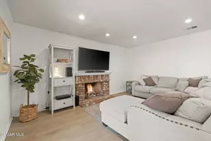 2161 Morning Glory St, Simi Valley, CA 93065 - Photo 12