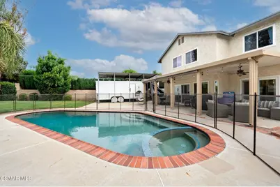 2161 Morning Glory Street, Simi Valley, CA 93065 - Photo 32