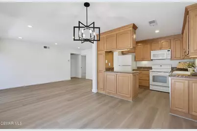 291 Sequoia Court #34, Thousand Oaks, CA 91360 - Photo 8