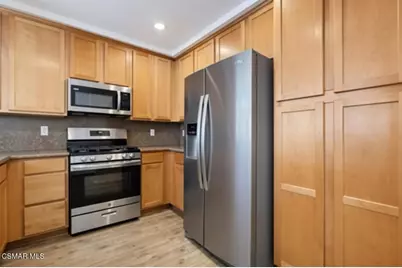 9610 Zelzah Avenue #203, Northridge, CA 91325 - Photo 6