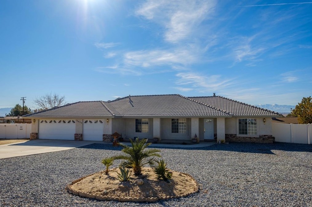 14820 Kokomo Rd, Apple Valley, CA 92307-5130