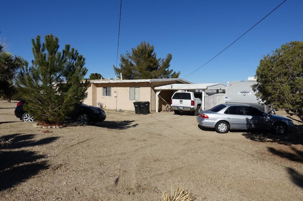 1048 Daisy Ln, Pinon Hills, CA