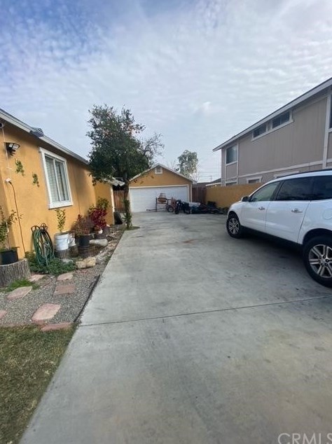 209 N Orange Ave, Rialto, CA 92376