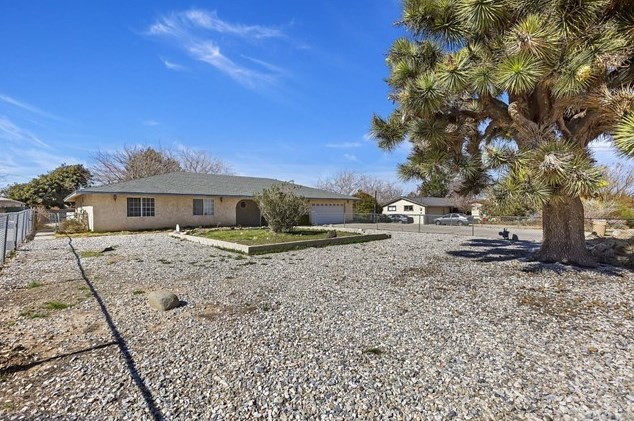 7554 Oakwood Ave, Hesperia, CA 92345-4142